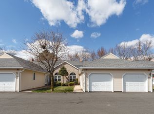 27 Castle Hill Rd #C, Agawam, MA 01001