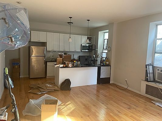 4th image of 27 E 94th St APT 1B