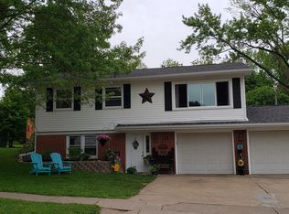 538 Meadowview Dr, Clinton, IA 52732