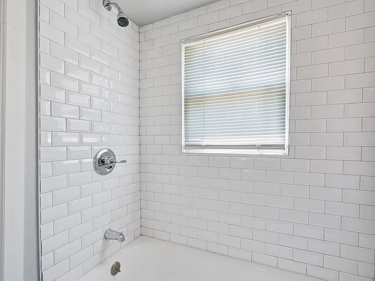 516 W Martin St — Photo 26