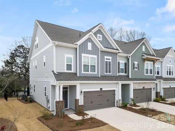 9021 Charles Francis Ln, Cornelius, NC 28031