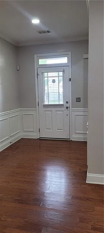 4 bed, 4.0 bath, 2270 sqft, $2,600 — Photo 3