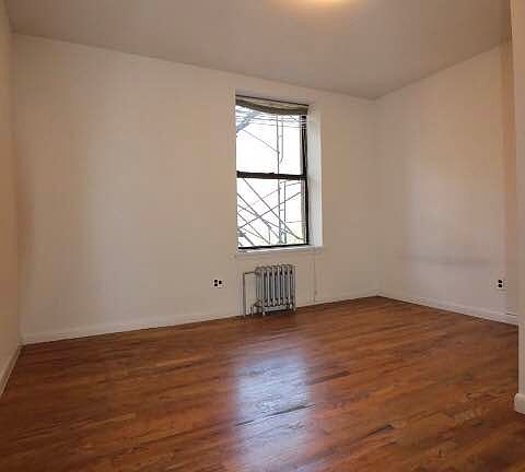 5th image of 310 W 95th St