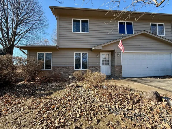 562 Oak Hill Cir, Chaska, MN 55318