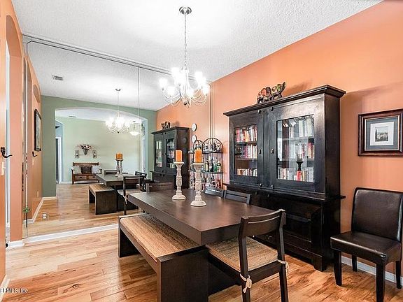 4th image of 2493 Cedar Trace Dr W