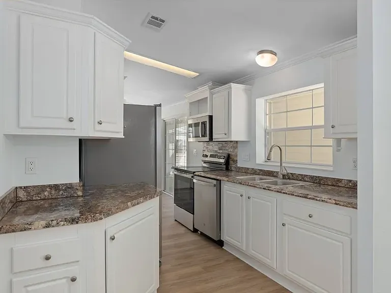 8102 W Coconut Palm Dr — Photo 4
