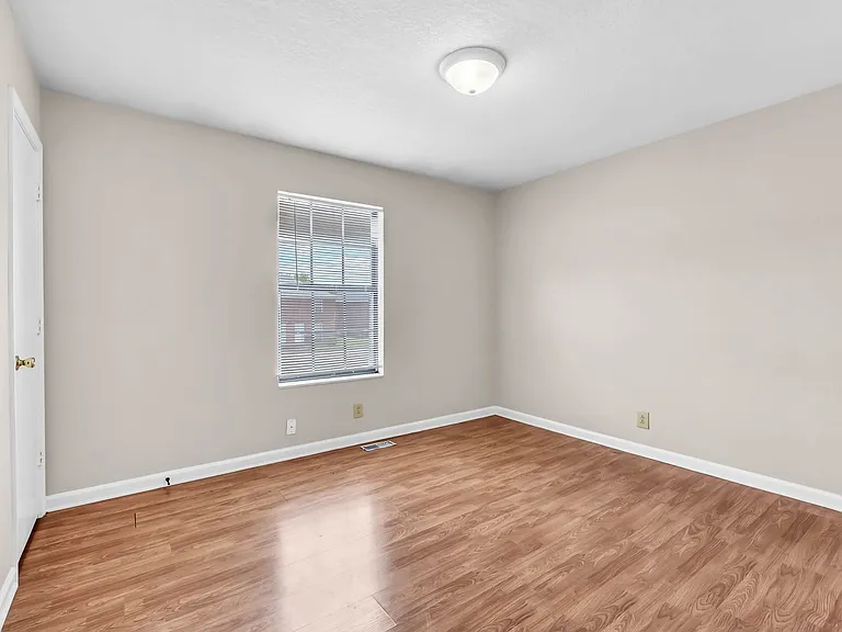381 Peabody Dr — Photo 13
