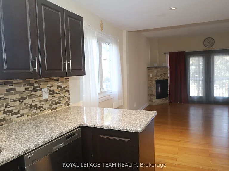 2194 Niagara Dr S — Photo 38