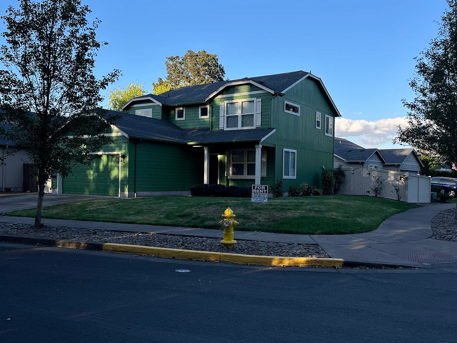 3 bed, 2.5 bath, 2048 sqft, $2,450 — Photo 3