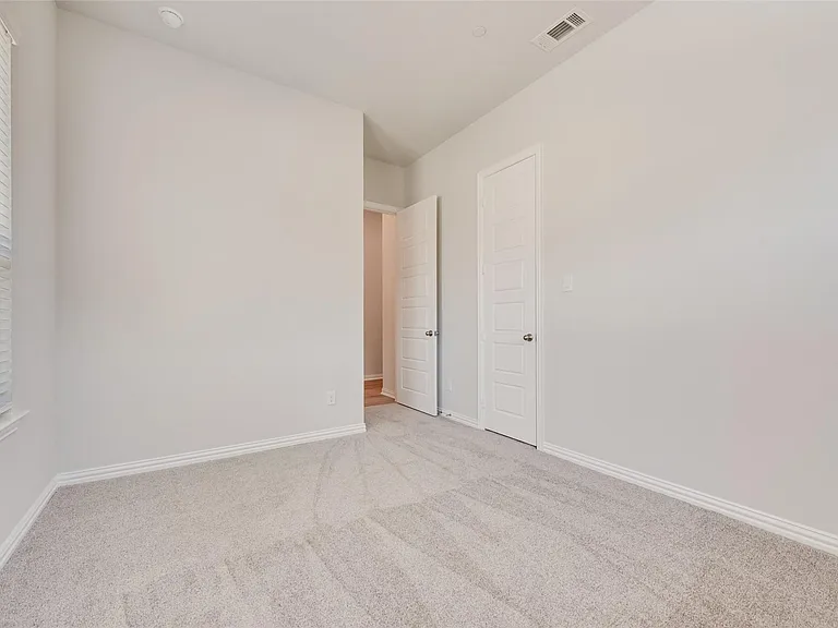 8340 Challenger Ln — Photo 5