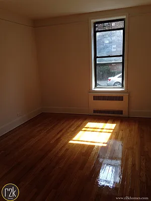 Rented by Realty 2000 Corp | media 5