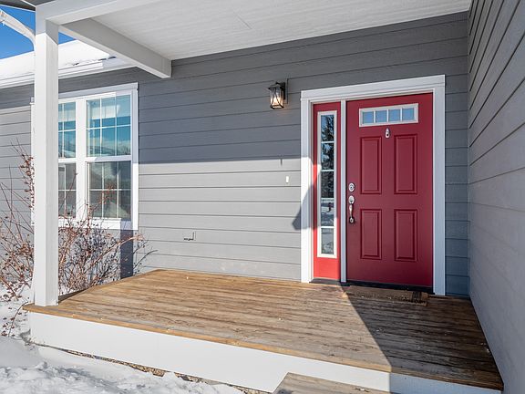 3rd image of 100 Rosemary Ln