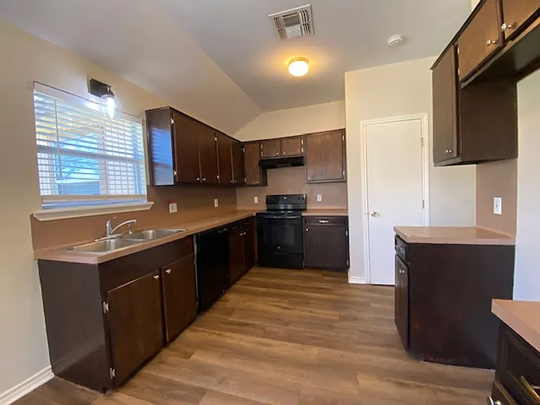 13205 Seadog Cir — Photo 11