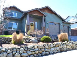 915 NW Bishop St, Grants Pass, OR 97526