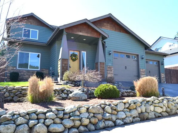 915 NW Bishop St, Grants Pass, OR 97526