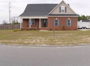 5743 Azure Dr, Hope Mills, NC 28348