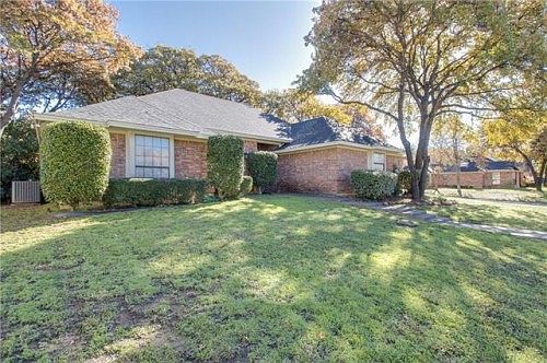 3rd image of 8000 Hunter Ln