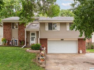 13629 Valley St, Omaha, NE 68144