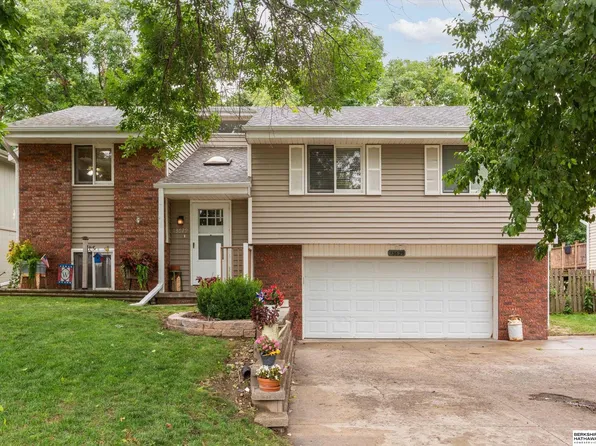 13629 Valley St, Omaha, NE 68144