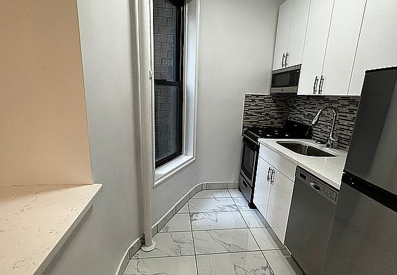 2nd image of 321 E 66th St APT 4E