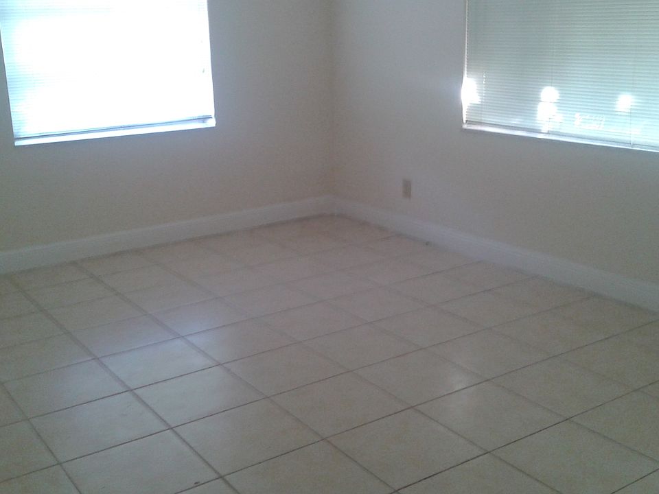1st image of 612 NE 29th Dr #3