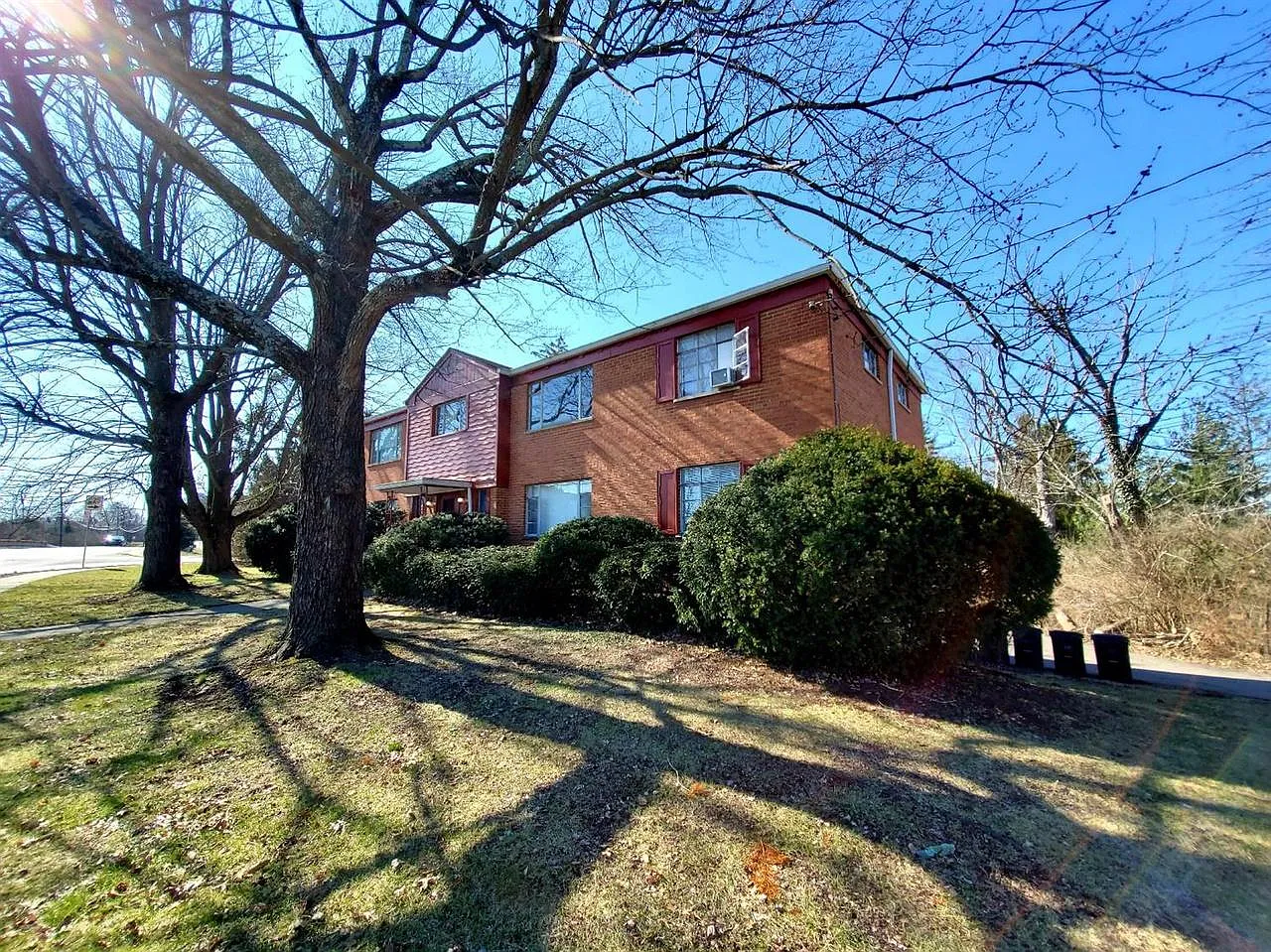 2444 W North Bend Rd — Photo 2