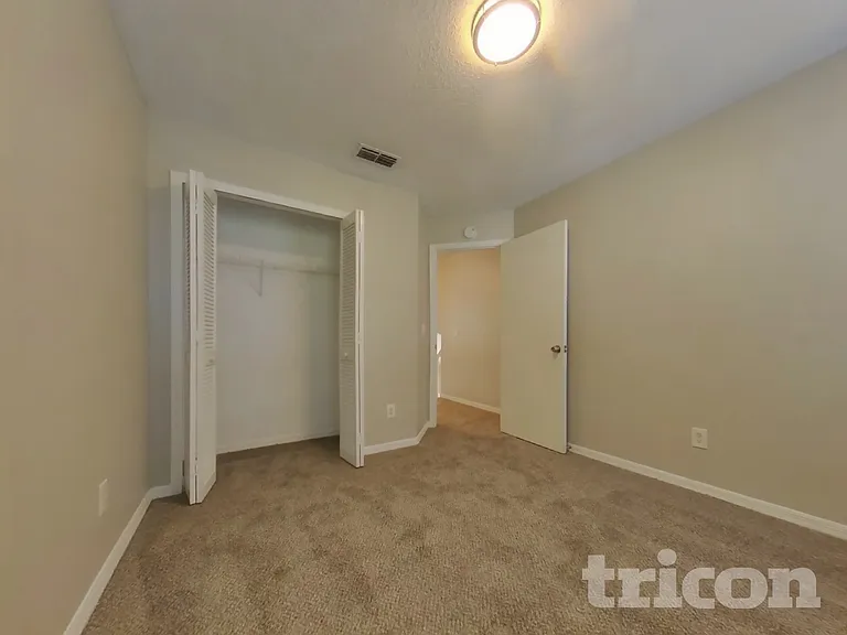 1627 Chatham Cir — Photo 13