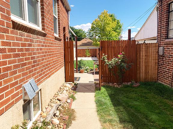 Side of house to backyard