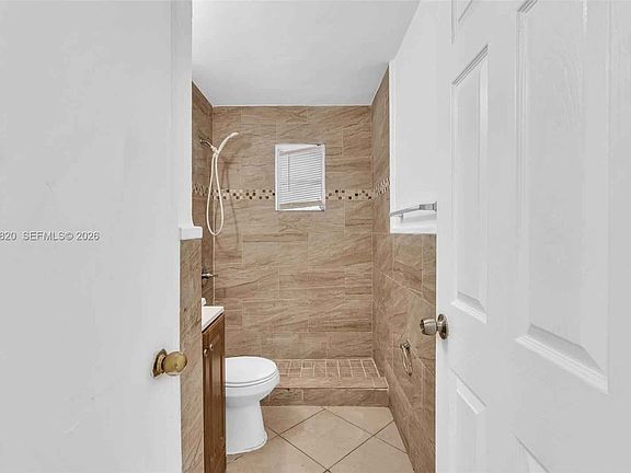 4th image of 4214 SW 49th Ct