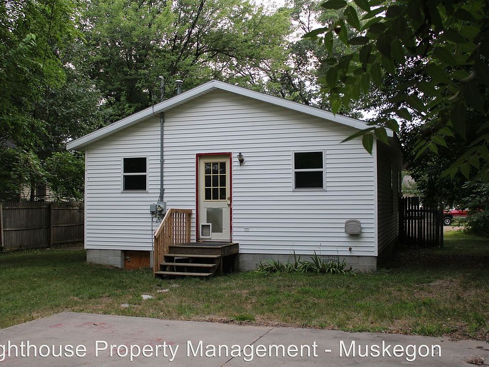 2nd image of 1578 Carlton St