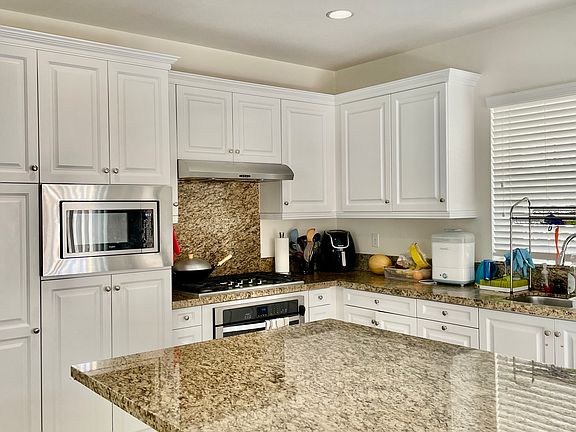 3rd image of 2417 Bruin Pl