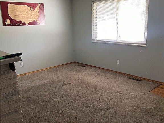 3rd image of 1742 Rose Crest Dr