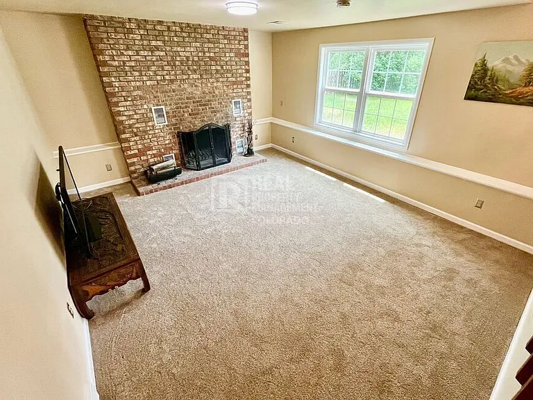 1101 Mansfield Dr — Photo 7