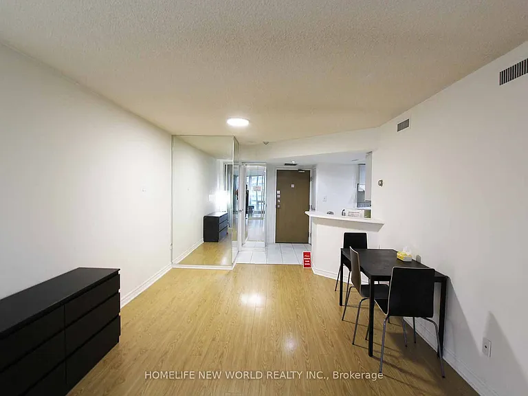 1001 Bay St #2012 — Photo 5