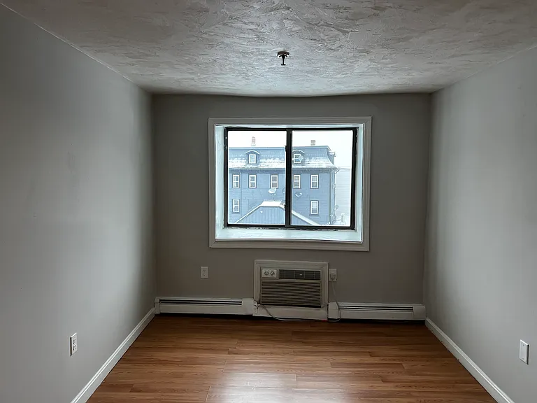 85 Broad Street Apartments — Photo 6