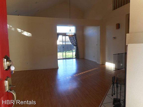 3rd image of 220 King Arthur Ct