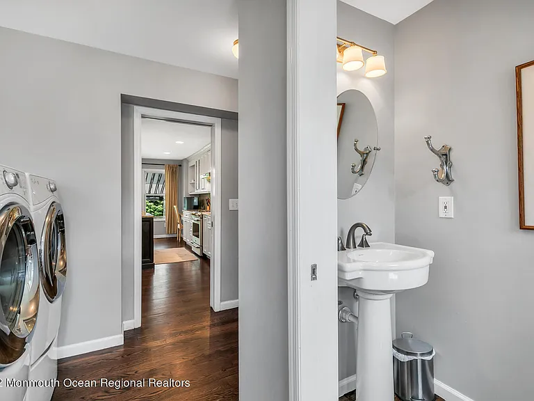 814 Pitney Dr — Photo 9
