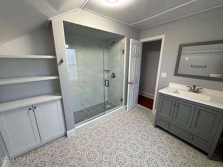 503 Forman Ave — Photo 16