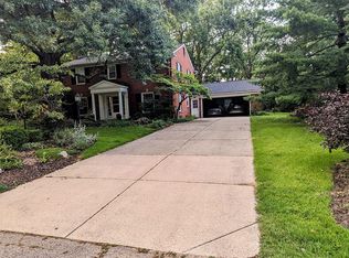 2115 Romence Dr NE, Grand Rapids, MI 49503