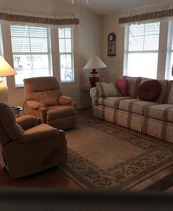 4th image of 4660 Liberty Ln W