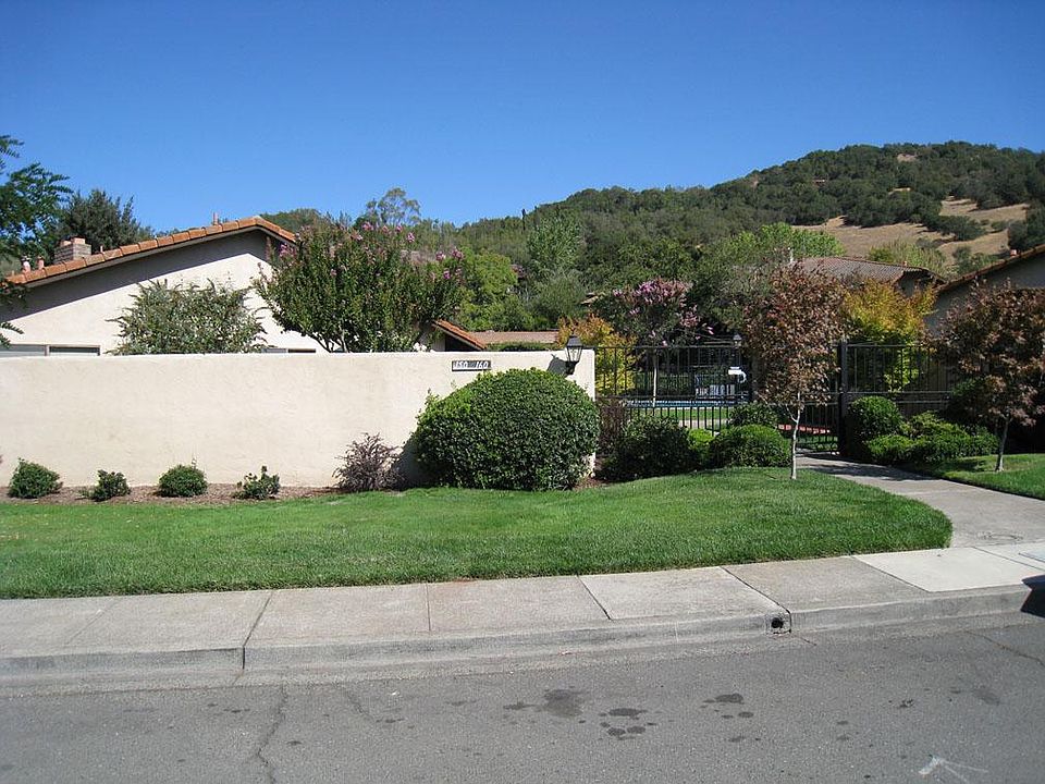 1st image of 152 Blue Wing Dr
