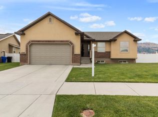 2240 N Pebble Brook Dr, Pleasant View, UT 84404