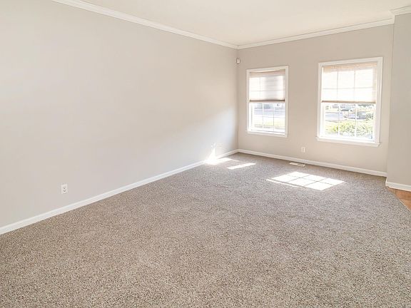 3rd image of 3420 Manhattan Blvd