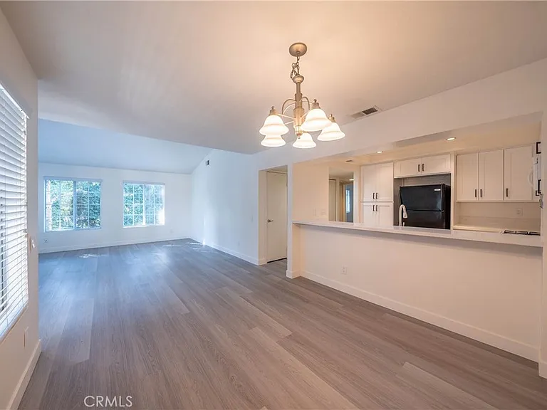 71 Woodleaf — Photo 1