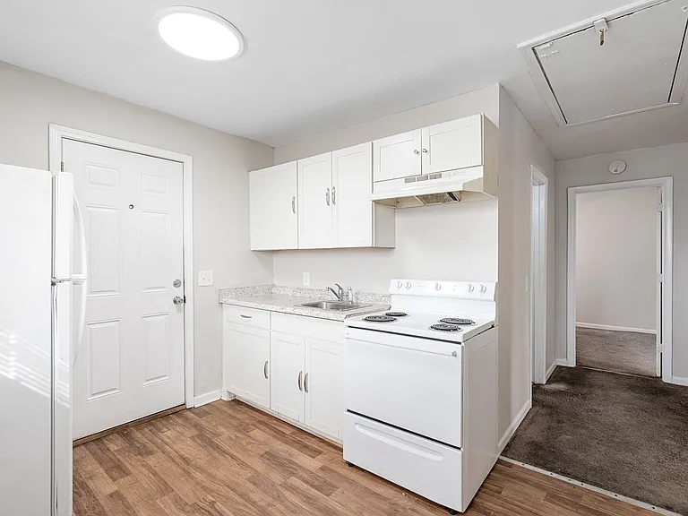 1621 Arthur Ave #C — Photo 17