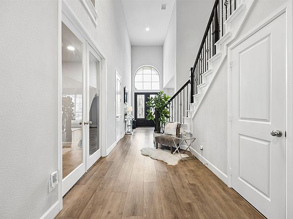 3rd image of 1211 Rushcroft Way