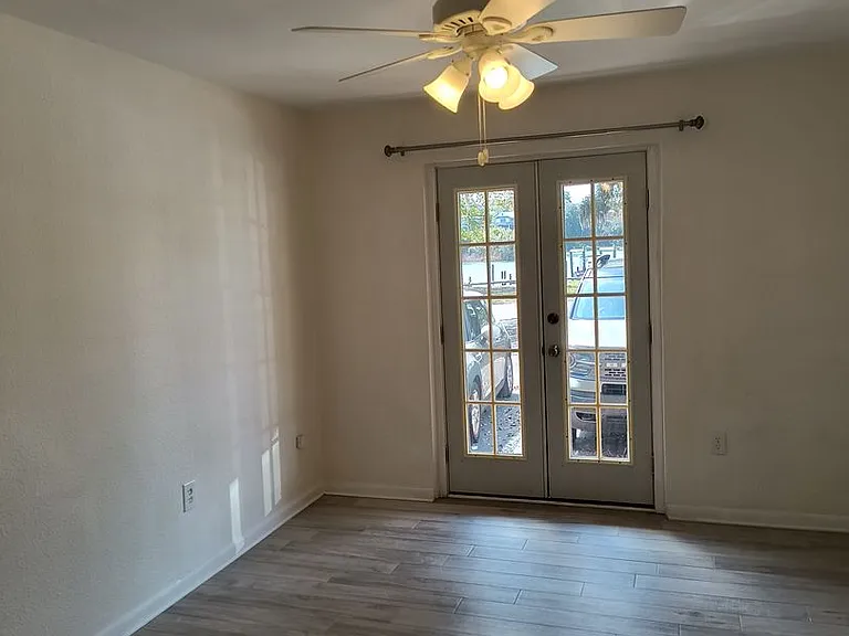 300 Bayou Blvd #113 — Photo 12