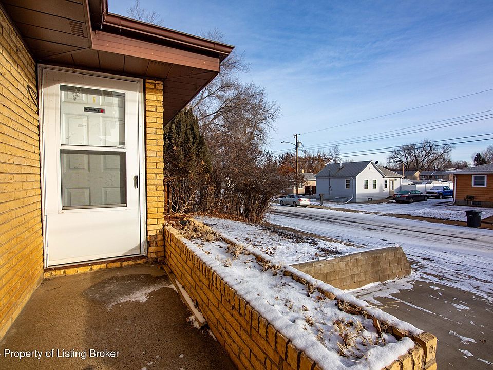 1st image of 323 7th Ave E