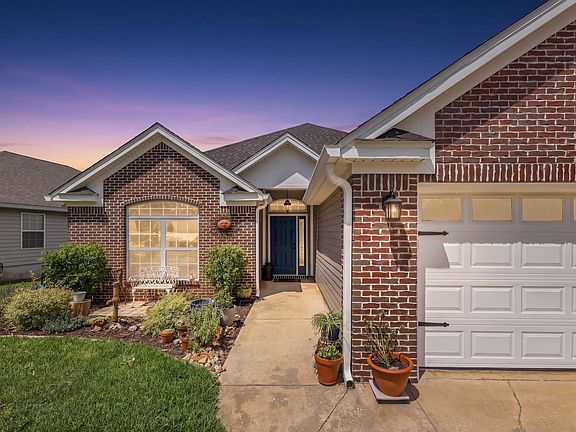 4th image of 8424 Ivy Brook Ln