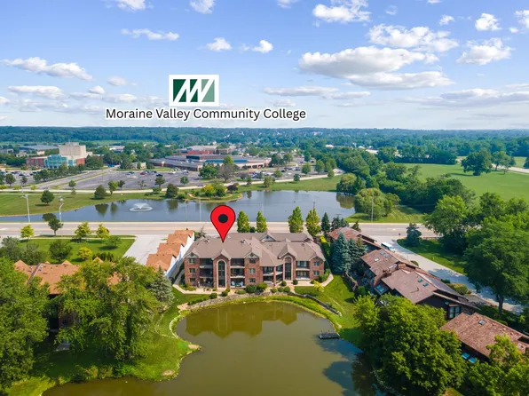 8697 W 111th St APT 2D, Palos Hills, IL 60465
